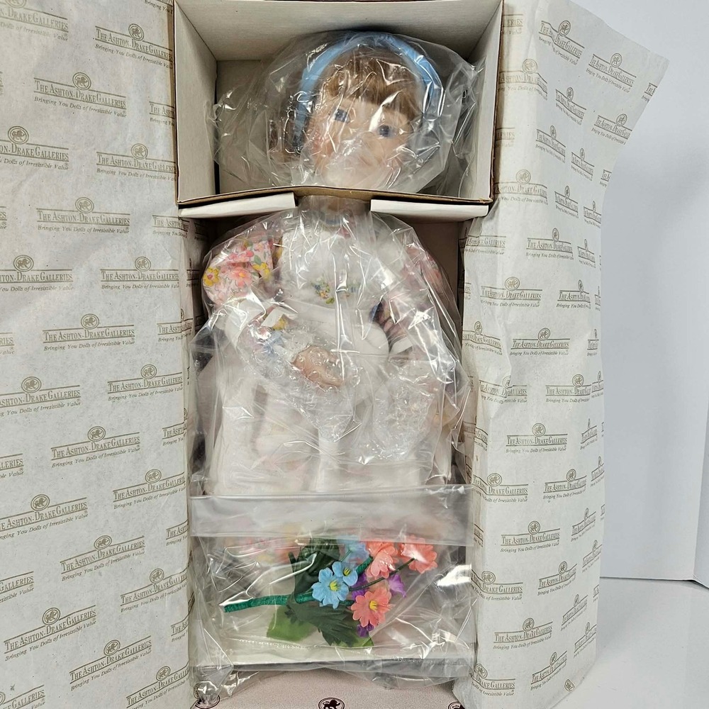 Ashton-Drake Heart's Bouquet Porcelain Doll Helen Steiner Rice 1994 NIB 96323-C